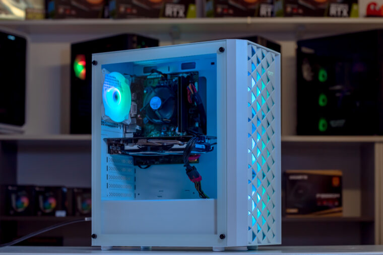 Kompiuteris su i5 6500, Rx 580 8GB, 16GB RAM, baltas korpusas