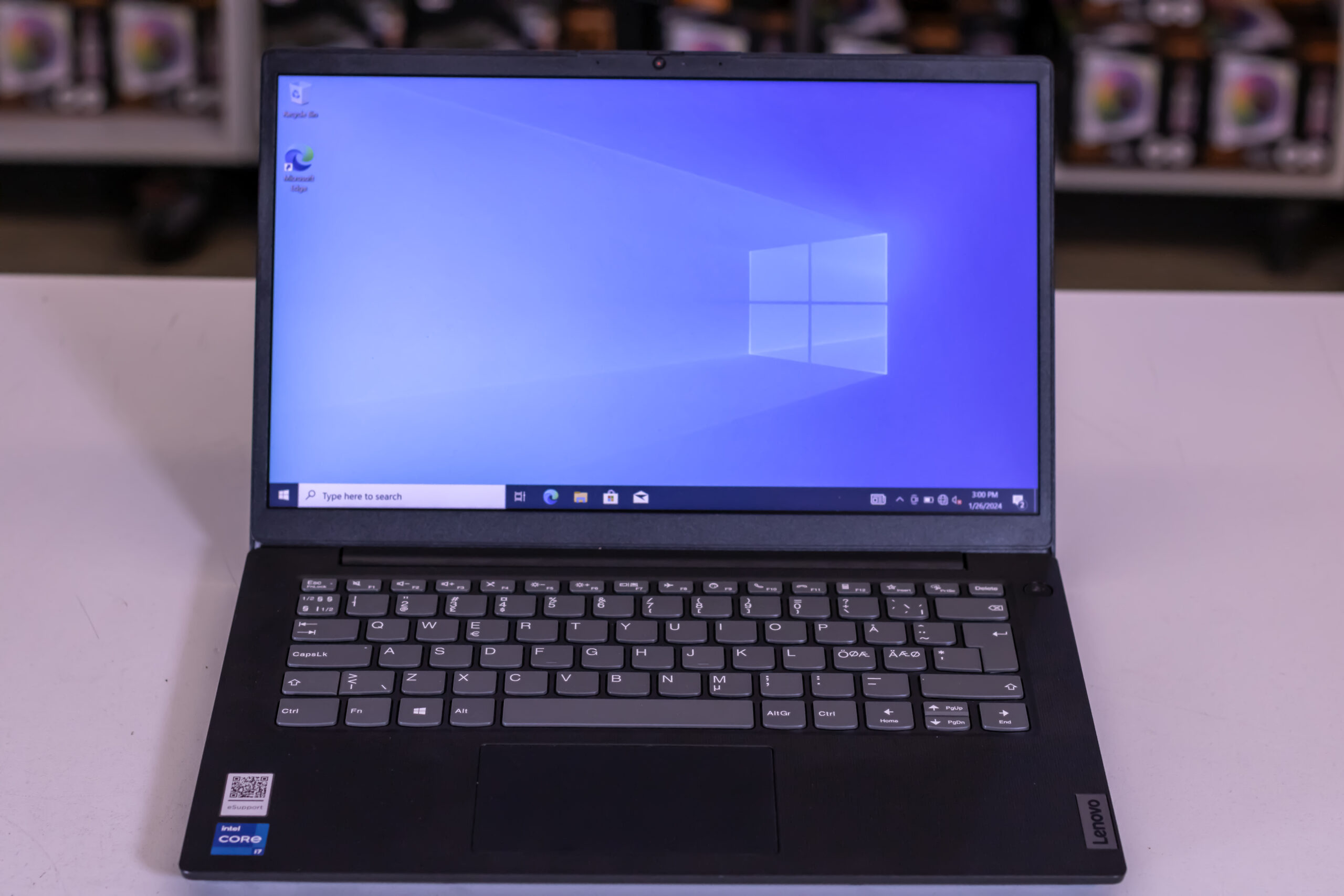 Lenovo V14 G2 ITL (1 of 2) Nešiojamas kompiuteris ThinkPad V14 G2 ITL su i7 1165G7 ir Intel Iris XE