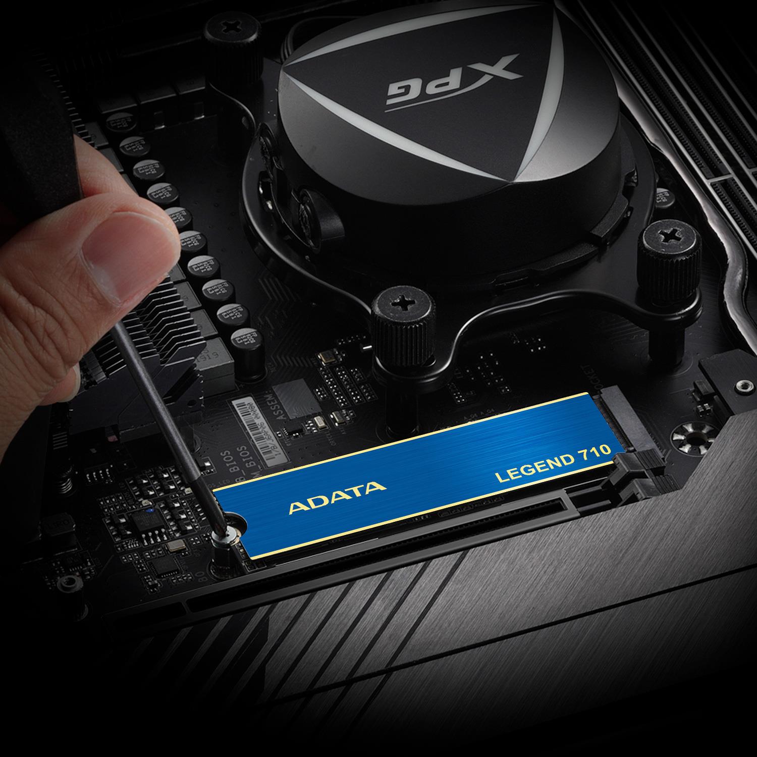 0efa4826-9a10-404f-90a5-bd2a6741006c SSD ADATA LEGEND 710 su matmenimis M.2 2280, rodoma iš šono