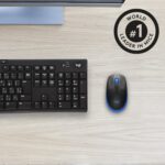 Pelė Logitech M190, mėlyna, matoma iš viršaus su mygtukais