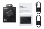 Samsung MU-PG1T0B/EU Portable SSD T9 1TB su matiniu paviršiumi ir jungtimis