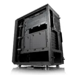 Fractal Design Meshify C korpusas, matomas iš šono, atidarytas su aiškiai matomais vidiniais komponentais