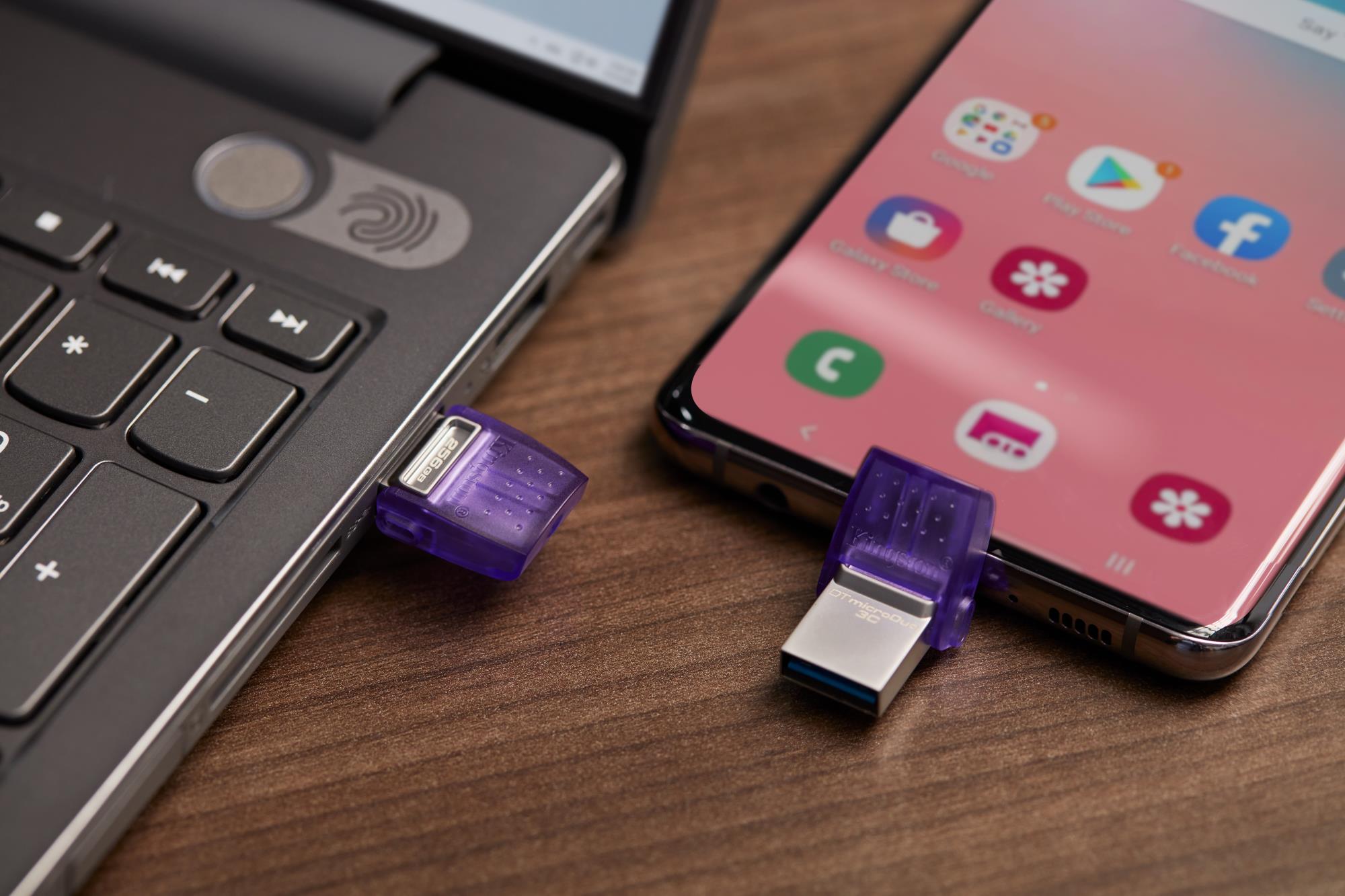 5b942fc5-c93d-473a-9a66-45942460732e USB atmintinė Kingston DataTraveler DT Micro Duo 3C, matoma iš šono