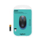 Pelė Logitech M190, vaizdas iš šono su matomu USB jungtimi
