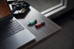 USB atmintinė Kingston DataTraveler Exodia, juoda/mėlyna, šoninis vaizdas