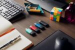 USB atmintinė Kingston DataTraveler Exodia, juoda/žalia, šoninis vaizdas
