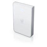 WiFi 6 prieigos taškas U6-IW, matomas iš šono su RJ-45 prievadu