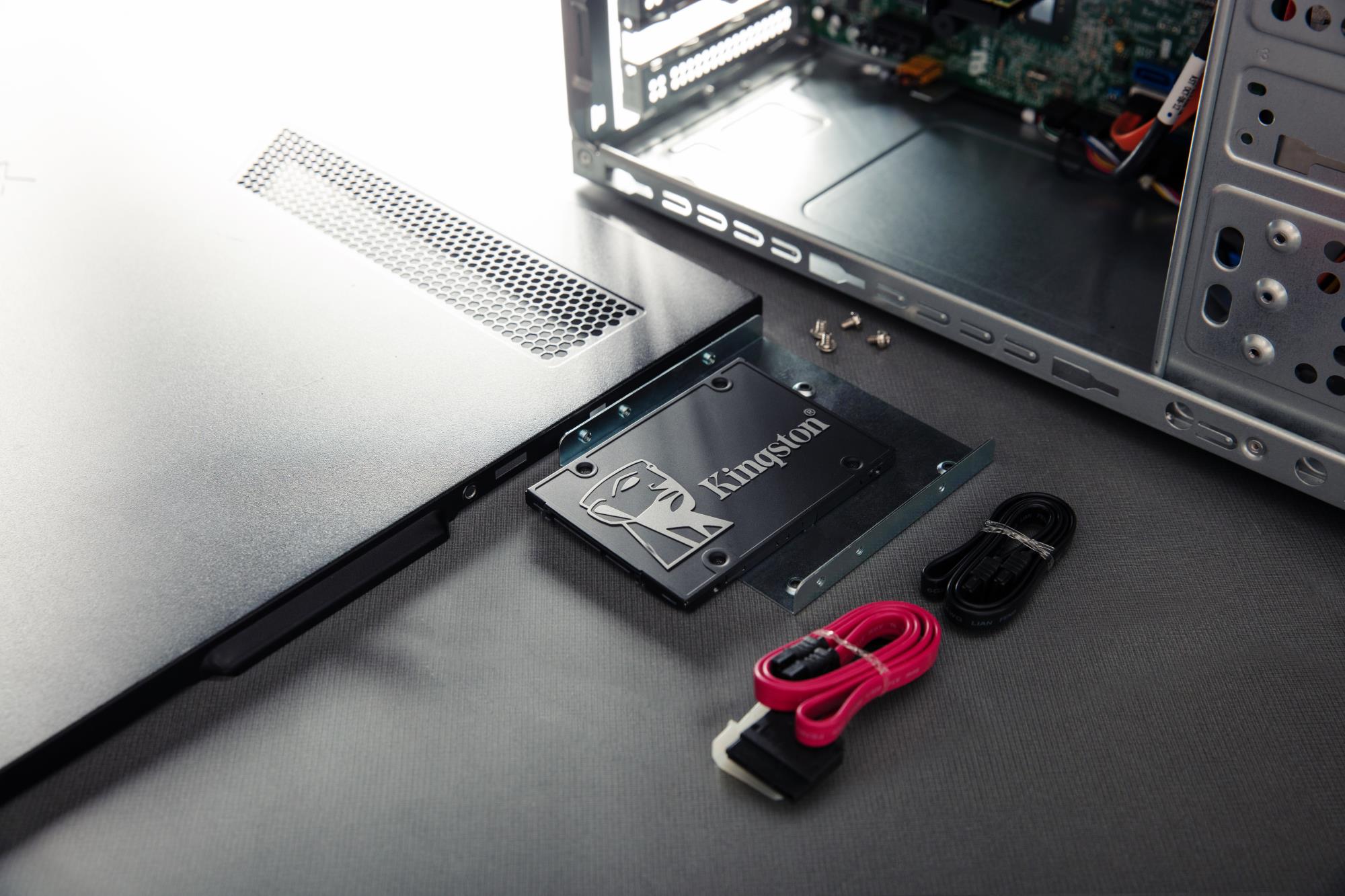 cd82a3de-881b-4fd4-b859-54fd5ac82955 SSD Kingston SKC600 1024 GB, 2.5" formos faktorius, SATA3 sąsaja
