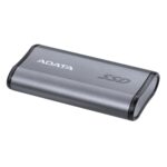 Išorinis SSD ADATA SE880, matomas iš šono su Type-C jungtimi