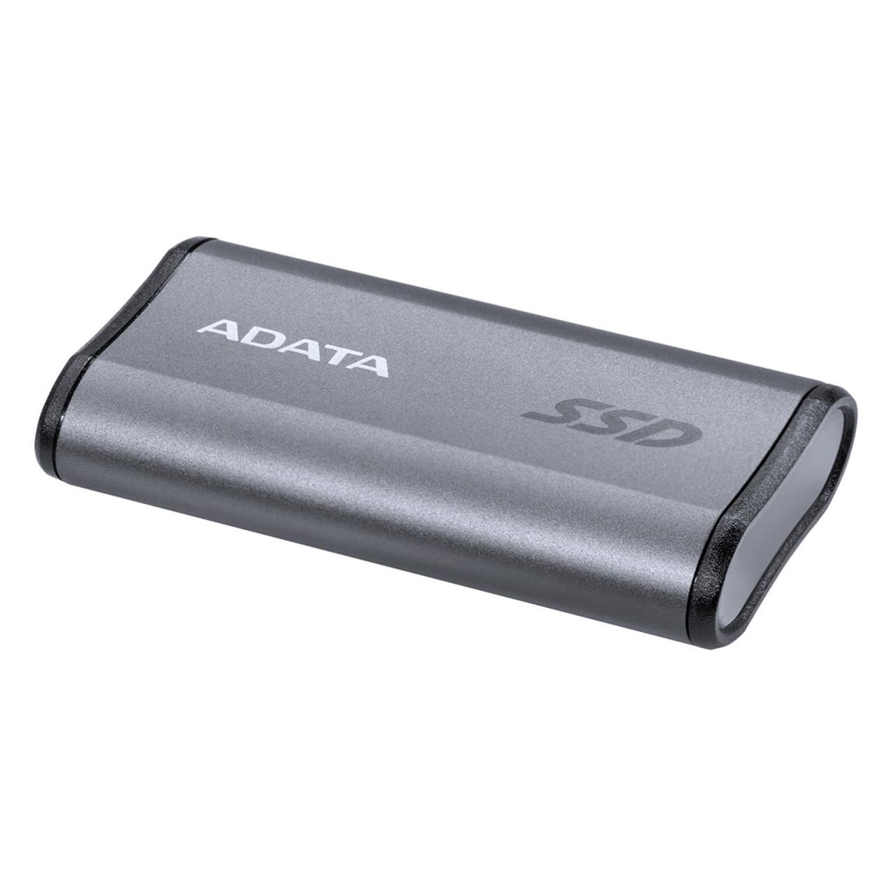 e348e59b-b540-4d66-8fc8-6e60490e7272 Išorinis SSD ADATA SE880, matomas iš šono su Type-C jungtimi