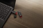 USB atmintinė Kingston DataTraveler Exodia su apsauginiu dangteliu ir raktų pakabuku