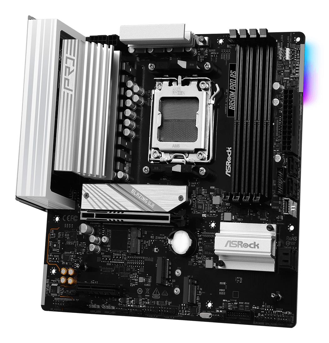3a171ac7-045b-407f-aacd-069fd5030aee-1 Motininė plokštė ASRock B850M PRO RS, šoninis vaizdas su jungčių išdėstymu