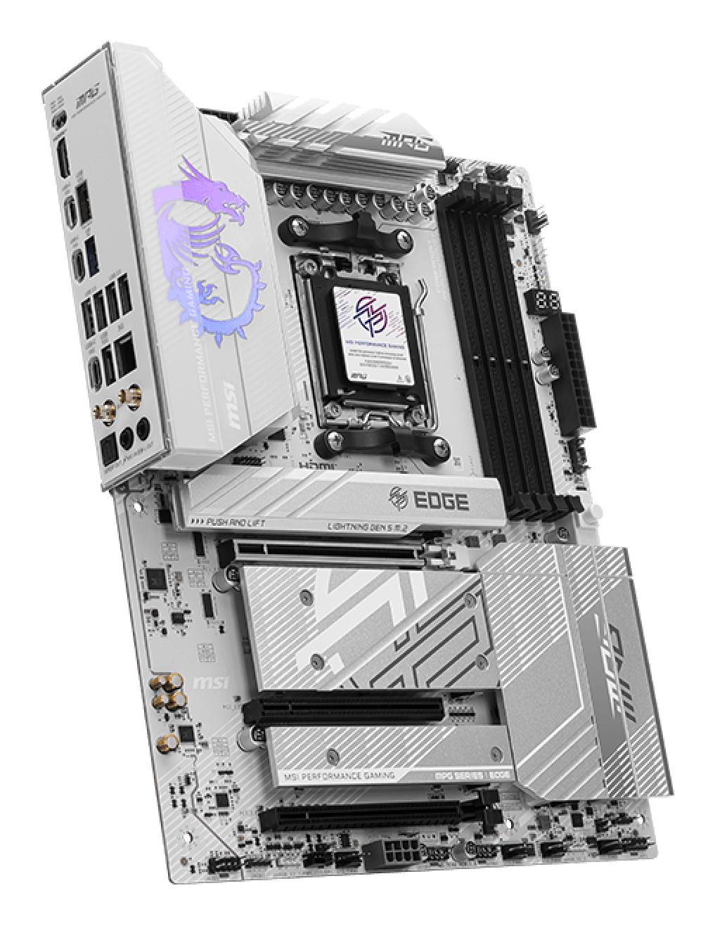 76c65a1d-e810-4315-b590-3250e5121897 Motininė plokštė MSI MPG B850 EDGE TI WIFI, matoma iš šono, su atidengtais jungtimis