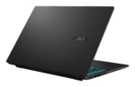 Nešiojamas kompiuteris Asus Vivobook 16 V3607VU-RP059W, šoninis vaizdas su atidarytu ekranu