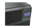 APC Smart-UPS SRT 5000VA RM 230V, šonas su jungtimis ir aušinimo angomis
