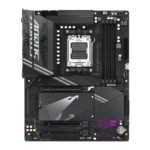 Motininė plokštė GIGABYTE AMD X870 SAM5, šoninis vaizdas su lizdais