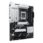 ASUS PRIME X870-P motininė plokštė, kampinis vaizdas su jungčių išdėstymu