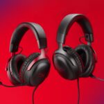 HyperX Cloud III ausinės su raudonais akcentais, matomos iš šono
