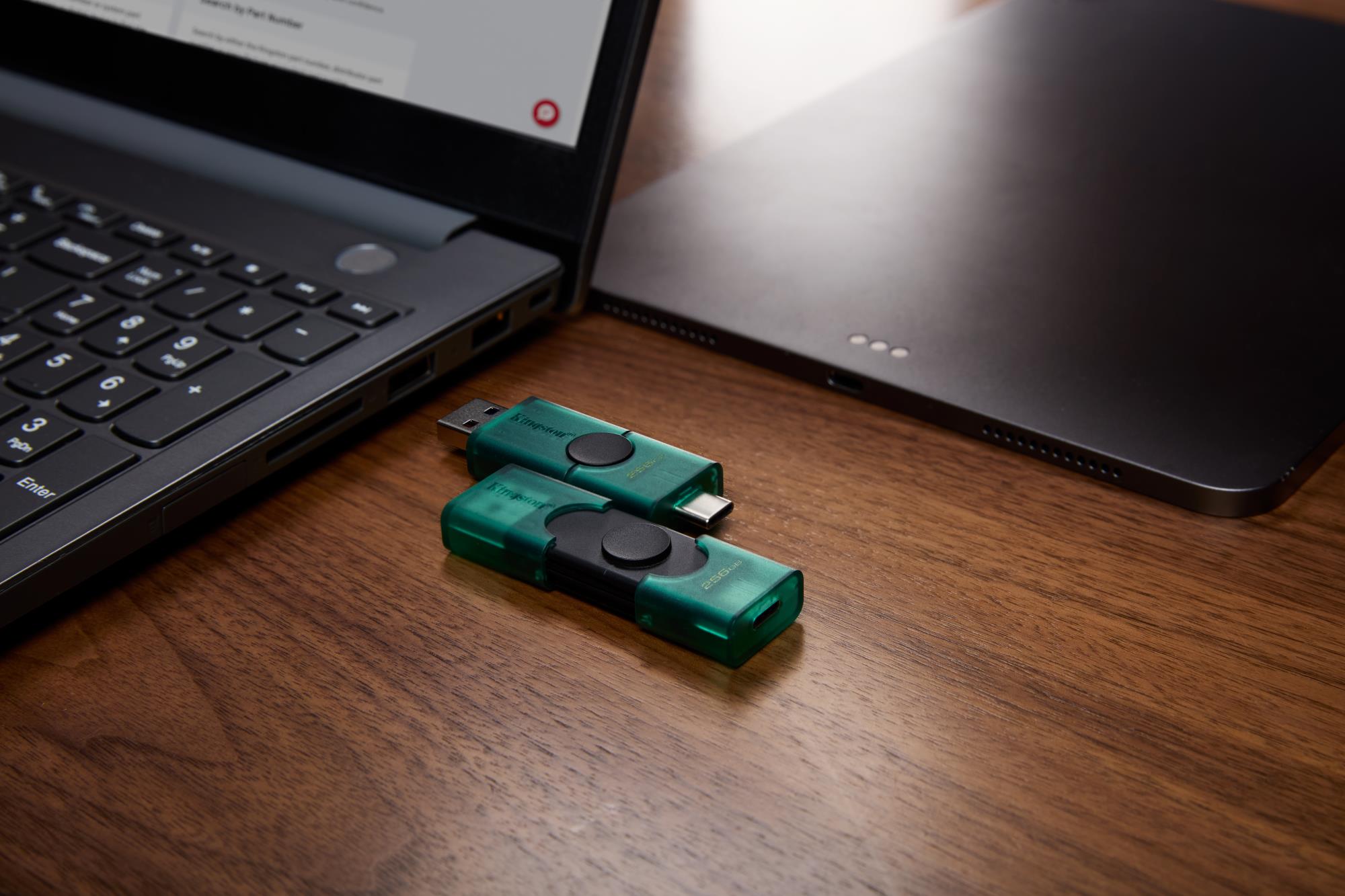 ffbcf0b2-1404-40aa-ad54-2c5aa5d1a52c Kingston DataTraveler Duo | 128 GB | USB 3.2 Gen 1 | Black/Green