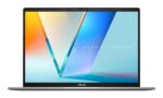 Nešiojamas kompiuteris ASUS VivoBook S14, šoninis vaizdas su atidarytu ekranu