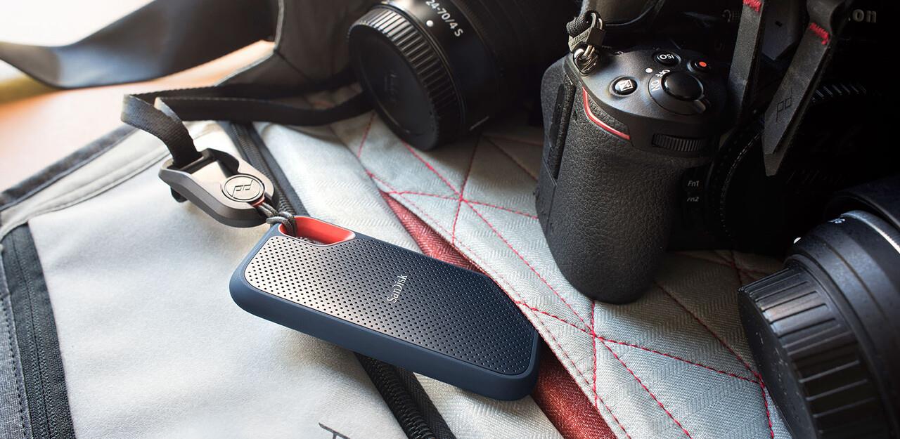 1612b7d9-c14b-4517-bb2f-4ee345d18a45 External SSD SANDISK Extreme 4TB USB-C Write speed 1000 MBytes/sec Read speed 1050 MBytes/sec SDSSDE61-4T00-G25