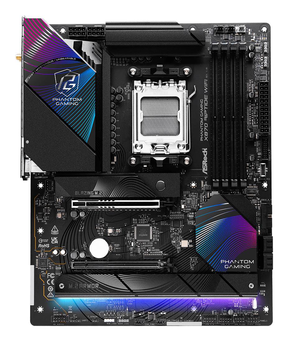 227d1a30-de77-42f8-acaf-37acfd1f39fa Motininė plokštė ASROCK X870 Riptide WiFi, matoma iš šono su jungčių išdėstymu