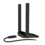 Adapterio priekis su USB jungtimi ir antenomis, matomas iš viršaus