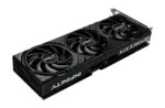 Vaizdo plokštė PALIT NVIDIA GeForce RTX 5070, matoma iš šono su ventiliatoriais