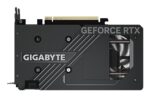 Vaizdo plokštė GIGABYTE GeForce RTX 5060, šoninis vaizdas su prievadų išdėstymu