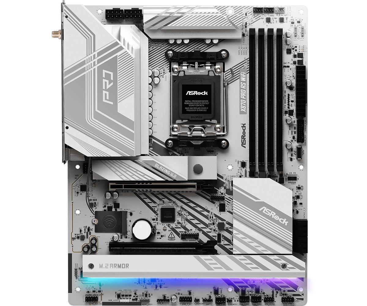 5d90ea10-8d22-453f-a7eb-4506e3326993 ASROCK X870 pagrindinė plokštė, šoninis vaizdas su prievadų išdėstymu