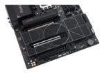 Motininė plokštė ASUS PROART Z890-CREATOR WIFI, šoninis vaizdas su jungtimis