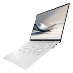 Notebook ASUS ZenBook Series UM5606WA-RK217W CPU Ryzen AI 9 365 2000 MHz 16" 2880x1800 RAM 24GB LPDDR5x SSD 1TB AMD Radeon 880M Graphics Integrated ENG Card Reader SD Windows 11 Home White 1.5 kg 90NB13M2-M00FV0