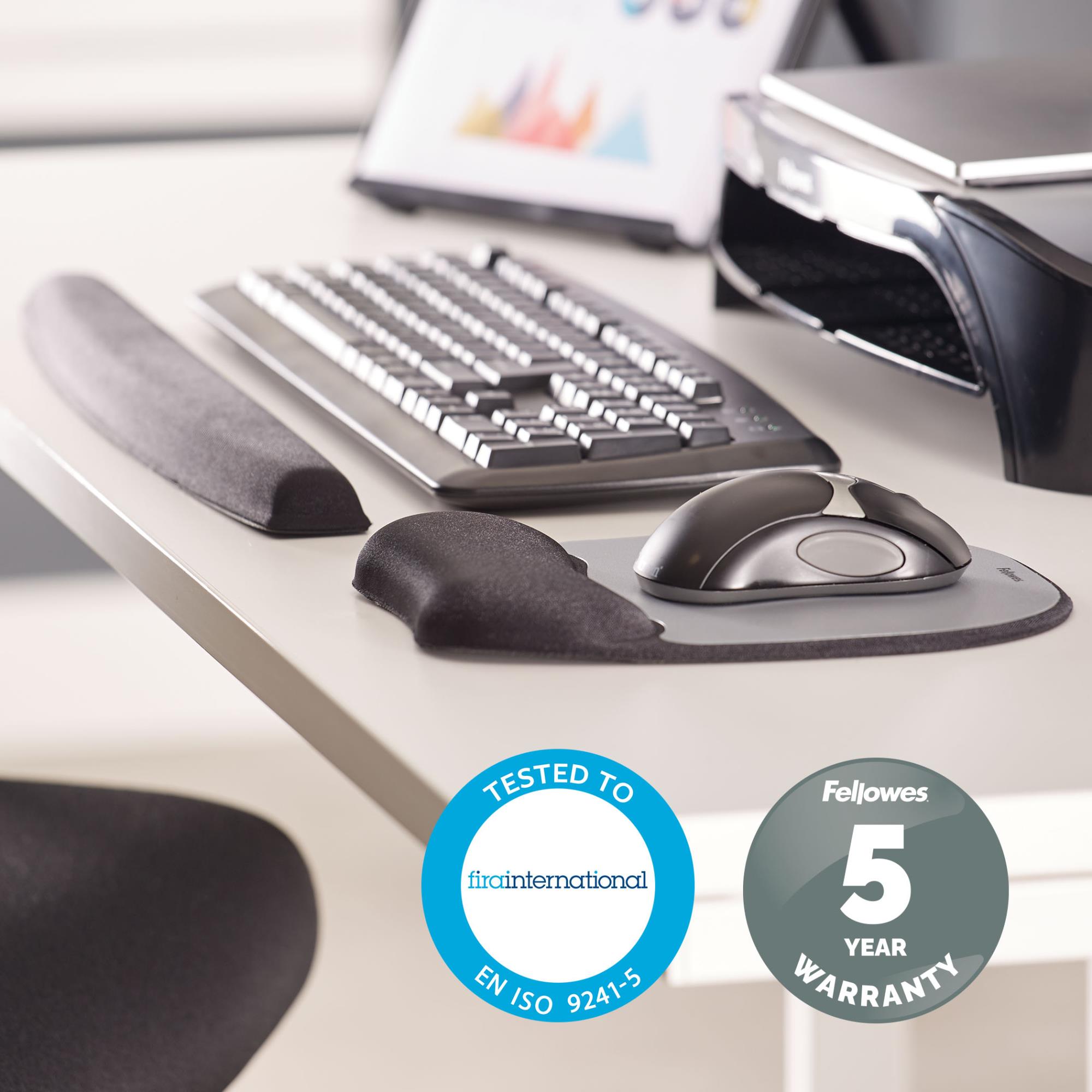 7bc8f64c-ed2a-40c6-9ce2-ad612cee13f8 MOUSE PAD MEMORY FOAM/SILVER STREAK 9175801 FELLOWES