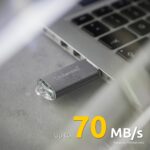 USB atmintinė Intenso 64GB su sidabriniu korpusu, šoninis vaizdas