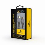 HDMI kabelis su metaliniais jungtimis, matomas iš šono
