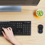 Klaviatūros MK270 su QWERTY išdėstymu, matomas iš šono