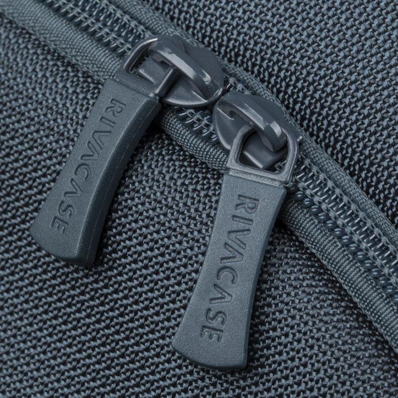 a28c4c19-4d16-499c-8560-876b3e7b624d Kuprinė NB BACKPACK TEGEL 17.3" iš šono, rodoma užtrauktukų ir kišenių detalės