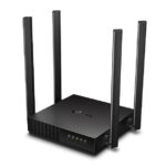 Maršrutizatorius TP-LINK ARCHERC54, matomas iš šono, su keturiomis antenomis