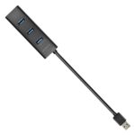 USB 3.0 hub'as AXAGON HUE-S2B, matomas iš šono su prijungtais įrenginiais