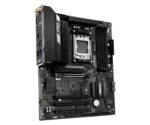 ASROCK X870PRO-AWIFI motininė plokštė, šoninis vaizdas su jungtimis ir aušinimo sistema