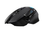 Pelė Logitech G502 su matomu mygtukų išdėstymu ir laidu