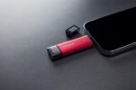 Nešiojamo SSD Kingston SPSD/2TB su USB-A ir USB-C jungtimis, šoninis vaizdas