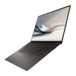 Asus Zenbook S 16 OLED UM5606WA-RK215W Zumaia Gray 16 " OLED 3K 2880 x 1800 pixels AMD Ryzen AI 9 HX 370 32 GB LPDDR5X Solid-state drive capacity 2000 GB AMD Radeon 890M Graphics Windows 11 Home 802.11be Bluetooth version 5.4 Keyboard language English Keyboard backlit Warranty 24 month(s)