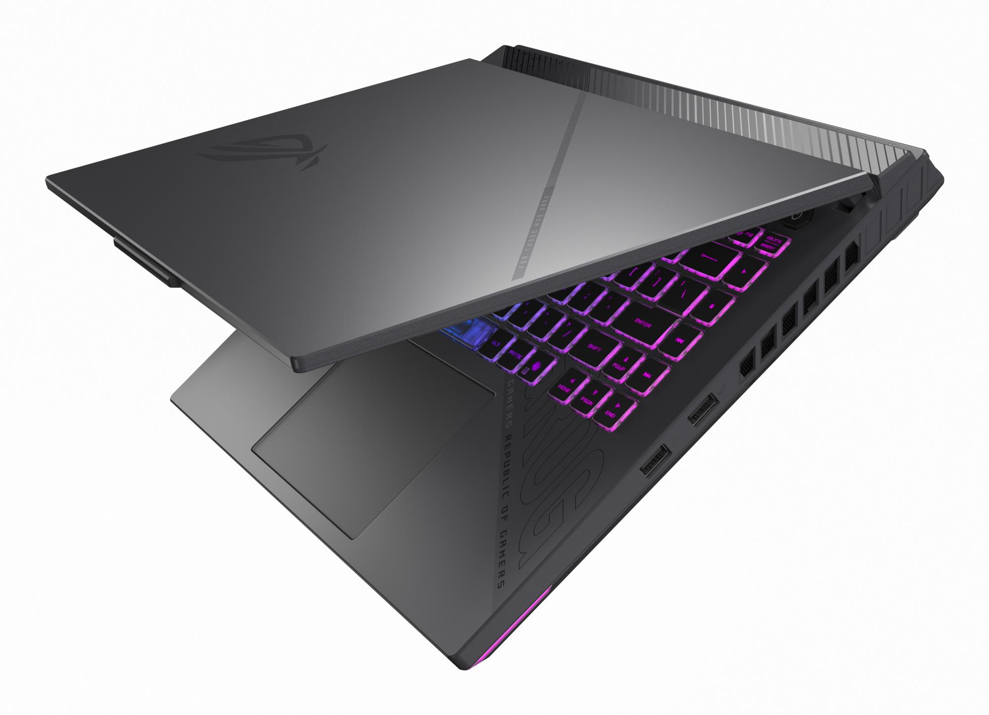5c156bf0-cd59-4ec5-b69c-dfb850cfe147 Nešiojamas kompiuteris ASUS G614PR su atidarytu ekranu ir matomais jungtimis