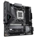 Motininė plokštė GIGABYTE B850M EAGLE WF6E, šoninis vaizdas su jungtimis ir lizdais