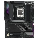 GIGABYTE X870E SAM5 motininė plokštė, vaizdas iš šono su jungtimis