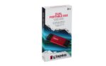 Nešiojamo SSD Kingston su USB Type-A ir Type-C jungtimis, matomas iš šono