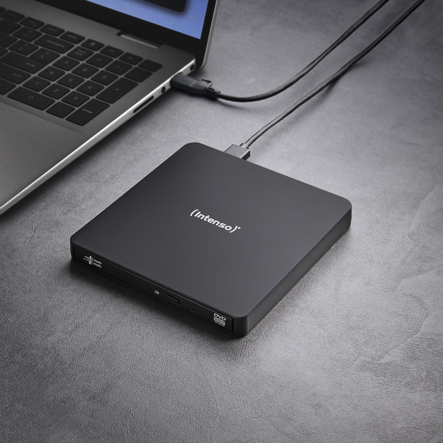 c6ff5083-0e35-4a58-9386-5d4c320d232c Išorinis DVD RW įrenginys, matomas iš šono, su USB 3.2 jungtimi