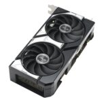 Vaizdo plokštė ASUS NVIDIA GeForce RTX 5060, šoninis vaizdas su aušinimo sistema