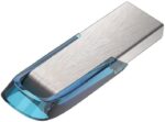 Atmintinė SanDisk Ultra Flair USB 3.0, matoma iš šono, su ryškiu logotipu